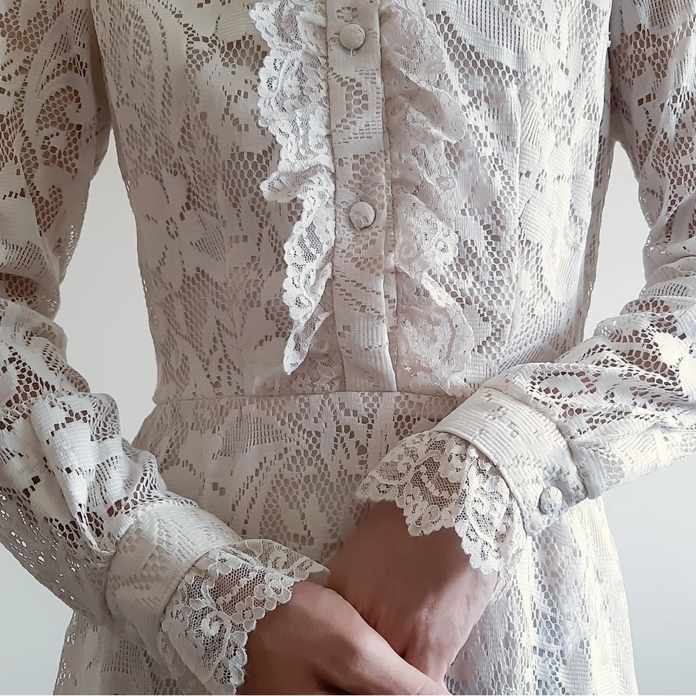 RARE ITEM!!! Vintage 1970s Cream Lace Wedding Dress - Maxi Gown - Picture 2 of 10